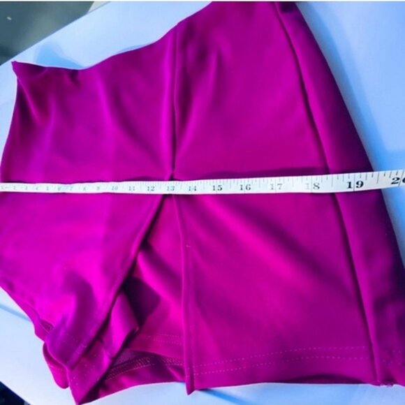 Fuschia Split Skorts- Skirt Shorts- L (smaller fit) - Picture 15 of 16